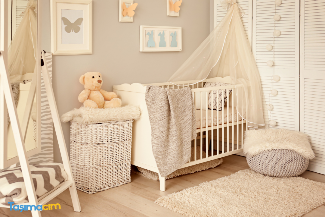Bebek odası hazırlığı ve fazla eşyaların taşınması için düzenleme ve parça eşya taşıma rehberi.